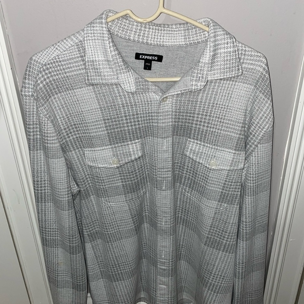 Men’s Express long sleeve shirt. Perfect condition. Soft and comfortable